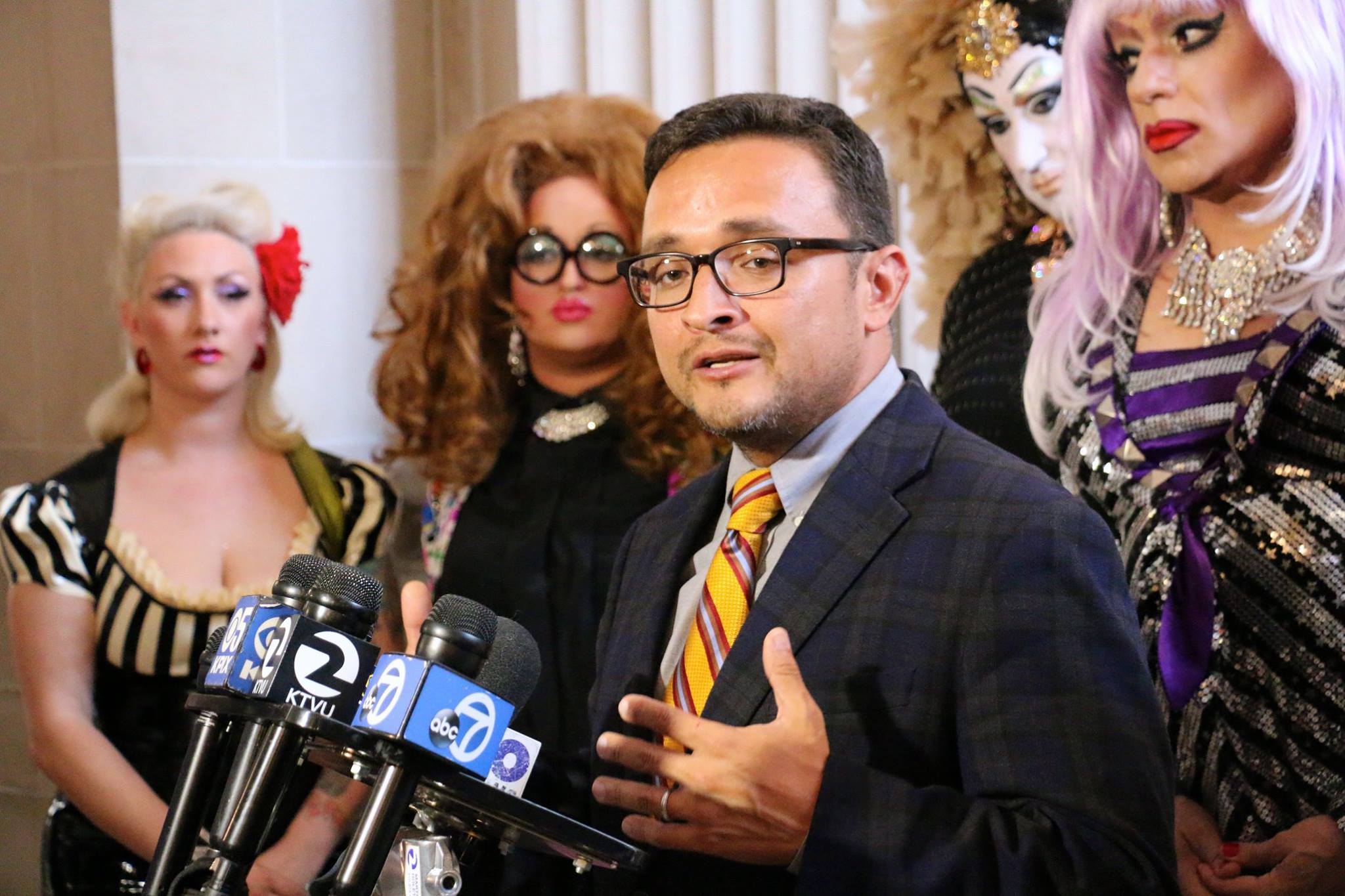 Facebook Meets with LGBT Community Over ‘Real Names’ Policy